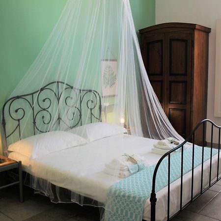 Li Perrini Boutique B&B Acquarica Quarto foto